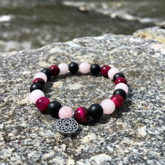 Minerální náramek tygří oko, růženín, onyx - PETÚNIE